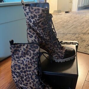 Women's Cheetah Animal Print Lace Up Block Bootie Boots 7.5